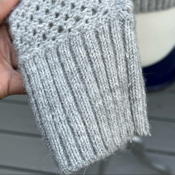 CLUB MONACO Crew Neck Sweater Open Weave On Sleeve Size Medium - Picture 4 of 8